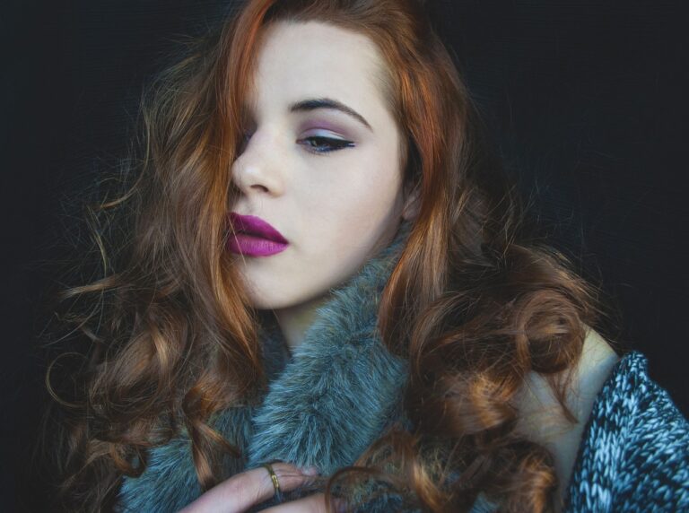 woman-1209584_1280