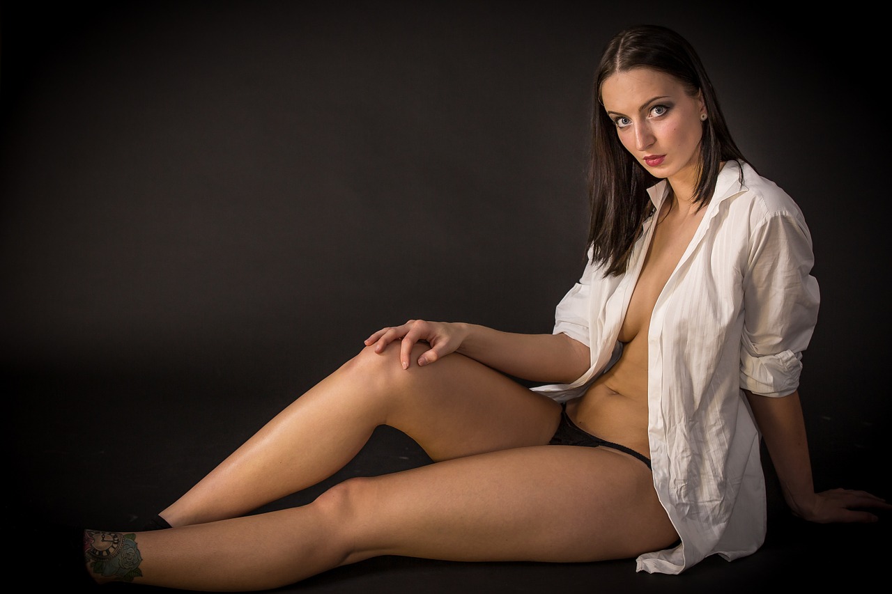 girls-832379_1280