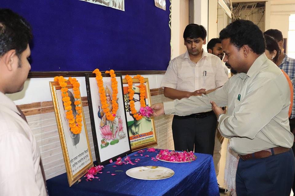 सुभारती विवि के पत्रकारिता विभाग में मनाया गया हिंदी पत्रकारिता दिवस