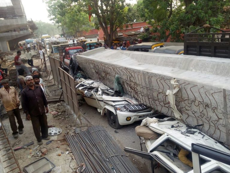 निर्माणाधीन फ्लाईओवर