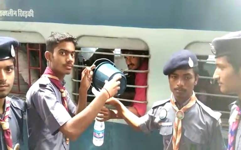 गोण्डा रेलवे स्टेशन