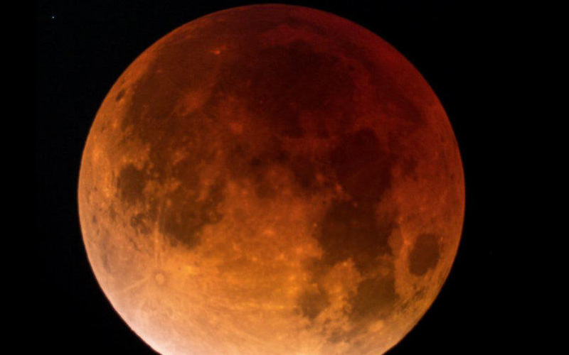 lunar eclips copy