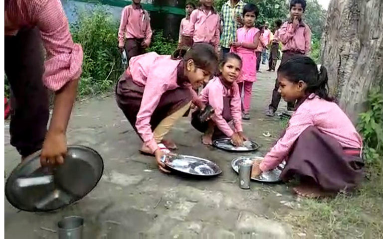 mid day meal gonda