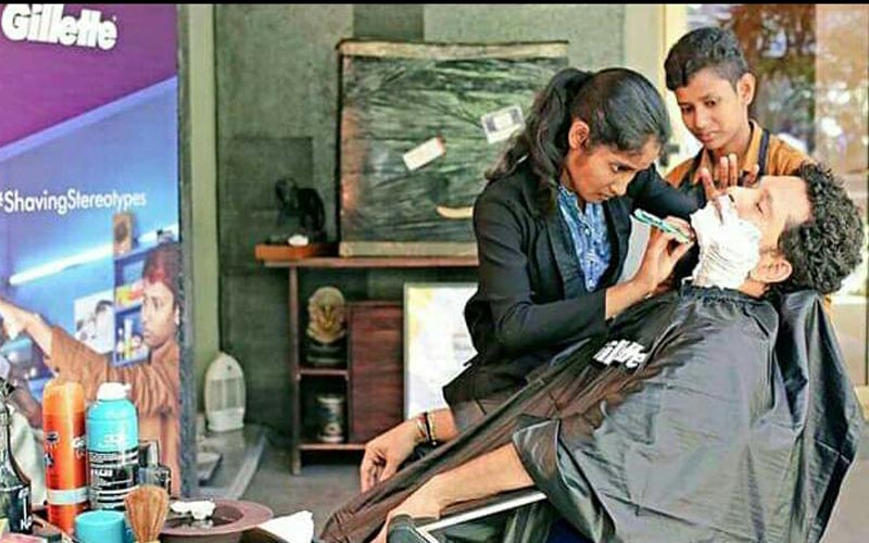 sachin tendulkar kushinagar women barber