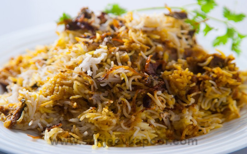 Kachche-Gosht-ki-Biryani-Sanjeev-Kapoor-Kitchen-FoodFood