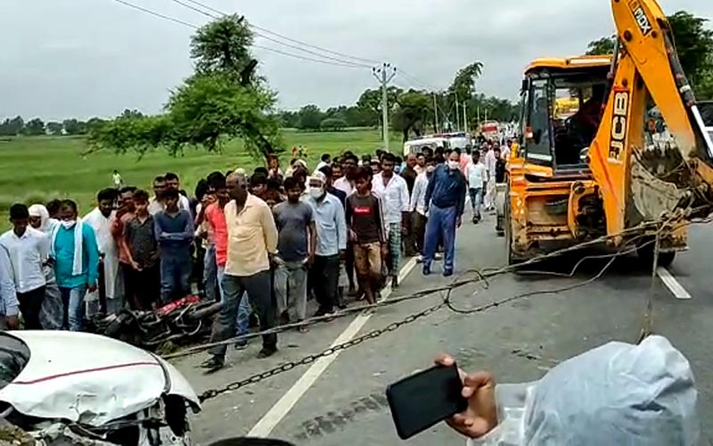 Balrampur Road Accident
