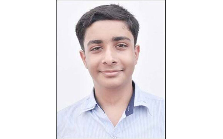 क्वीन्स कॉमनवेल्थ निबन्ध