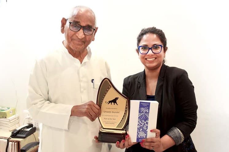सी.एम.एस. छात्रा उर्वशी बुन्देल इण्टरनेशनल लिटरेरी अवार्ड से सम्मानित